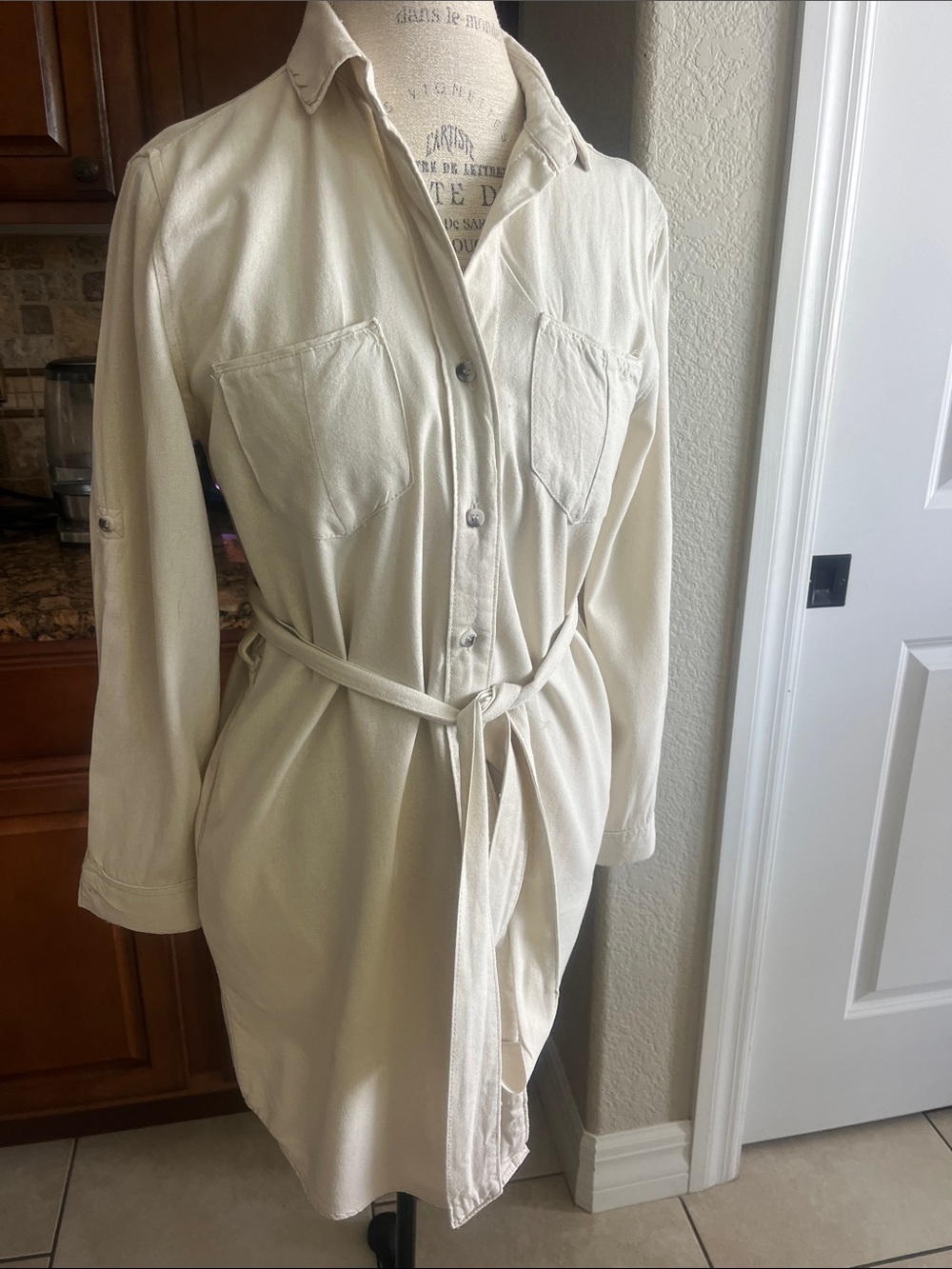EUC Velvet Heart cream colored linen blend button down belted shirt dress SM